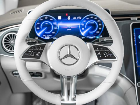 Certified 2023 Mercedes-Benz EQE 500 4MATIC SUV image 15