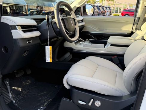 New 2026 Lincoln Navigator L Premier AWD/4WD image 12