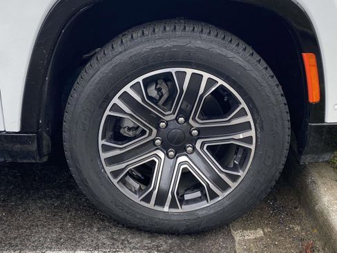 Used 2022 Nissan Maxima SR w/ Sport Mat Group image 10