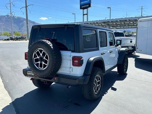Used 2025 Jeep Wrangler Unlimited Rubicon AWD/4WD image 24