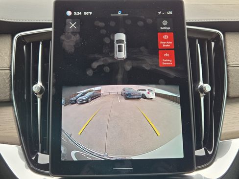 New 2025 Volvo XC90 B6 Core w/ Protection Package Premier image 25