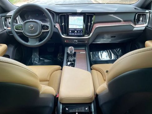 Certified 2025 Volvo V60 B5 Cross Country Ultra AWD/4WD image 22