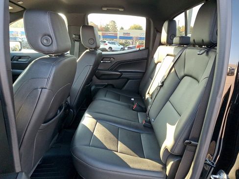 Used 2023 Chevrolet Colorado LT w/ LT Convenience Package III image 10