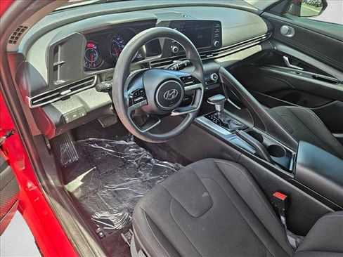 Used 2022 Hyundai Elantra SEL FWD image 10