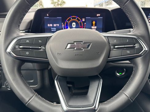 Used 2025 Chevrolet Suburban Z71 image 30