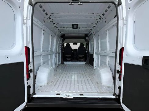 Used 2026 RAM ProMaster 2500 w/ Convenience Group FWD image 27