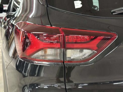 Used 2023 Chevrolet TrailBlazer RS w/ Sun and Liftgate Package AWD/4WD image 11