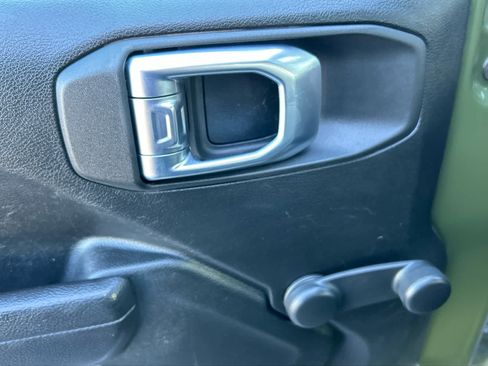 Used 2022 Jeep Wrangler Sport image 17