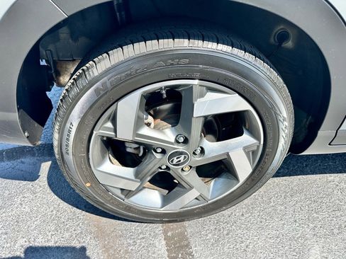 Used 2022 Hyundai Venue Limited w/ Cargo Package image 10