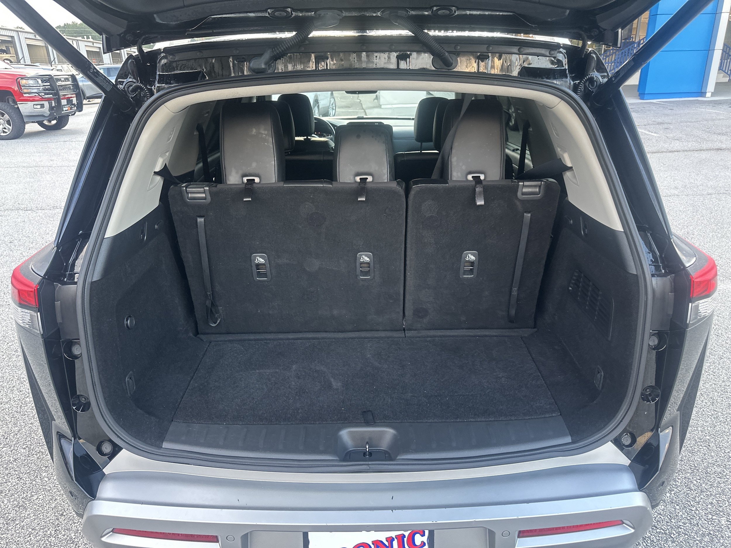 Used 2024 Nissan Pathfinder SL w/ Cargo Package FWD image 20