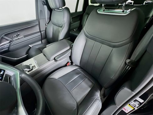Used 2025 Land Rover Range Rover Long Wheelbase SE image 22