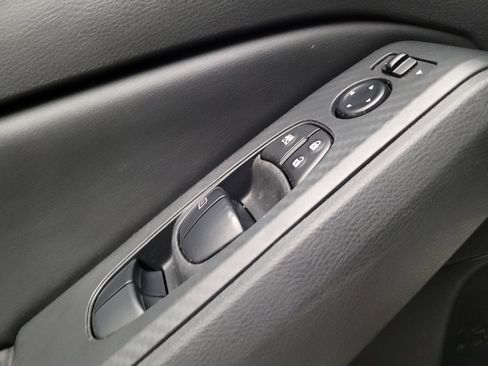 Used 2025 Nissan Altima 2.5 SV FWD image 27
