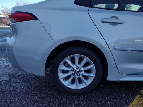 Used 2020 Toyota Corolla LE w/ LE Premium Package image 8