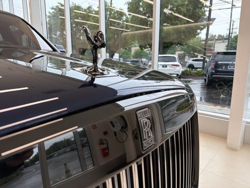 Certified 2024 Rolls-Royce Cullinan Black Badge AWD/4WD image 31