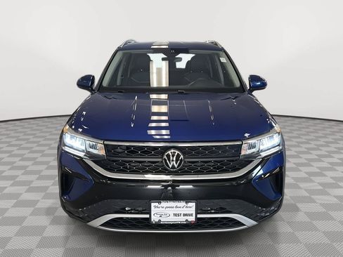 Used 2024 Volkswagen Taos SE w/ Black Wheel Plus Package AWD/4WD image 2