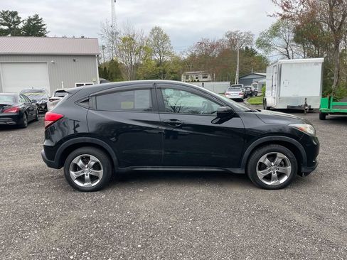 Used 2017 Honda HR-V EX image 4