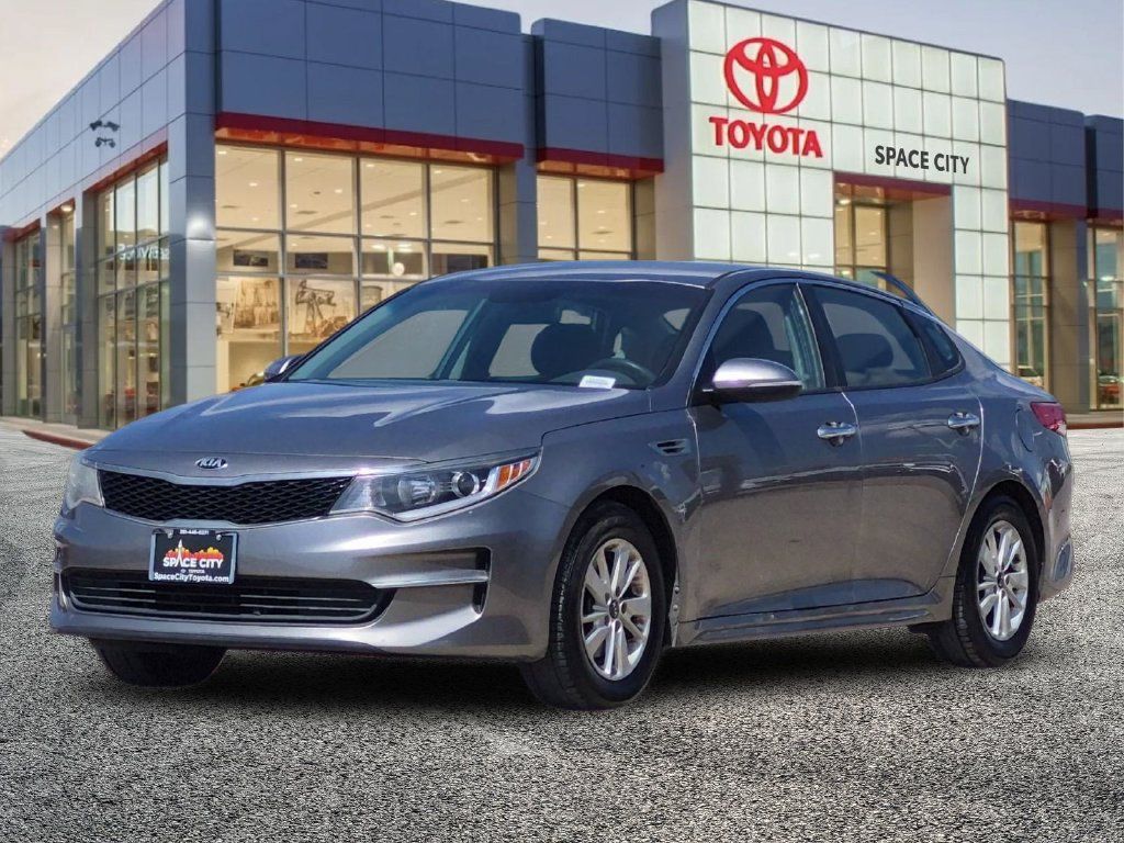 Used 2018 Kia Optima LX FWD image 2