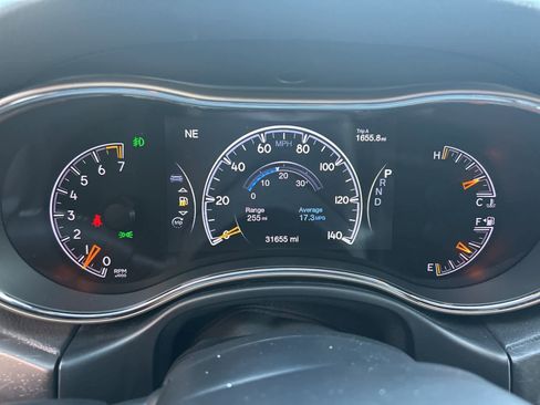 Used 2017 Jeep Grand Cherokee Limited image 37