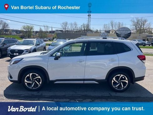 Used 2022 Subaru Forester Touring AWD/4WD image 2