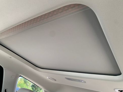 Used 2023 Buick Enclave Essence w/ Experience Buick Package FWD image 24