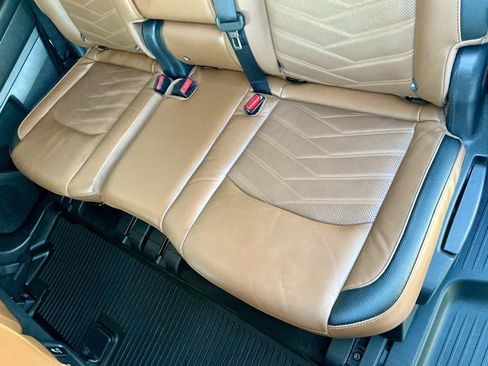 Used 2023 Nissan Pathfinder Platinum w/ Black Appearance Package image 33