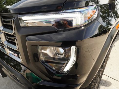 Used 2026 GMC Canyon AT4 w/ Technology Plus Package AWD/4WD image 33
