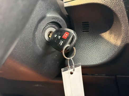 Used 2017 Toyota Corolla SE w/ Carpet Mat Package (TMS) FWD image 33