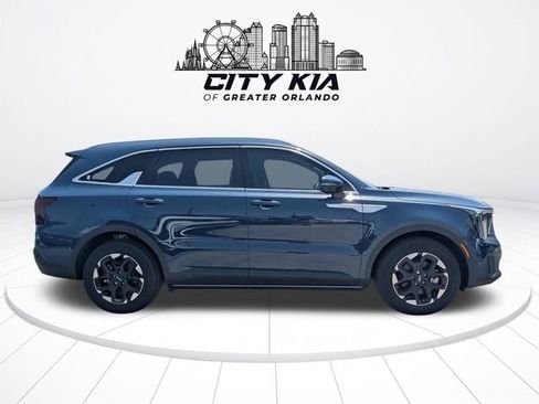 Used 2025 Kia Sorento S w/ Panoramic Sunroof Package FWD image 6