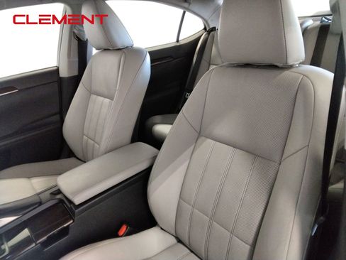 Used 2017 Lexus ES 350 image 32