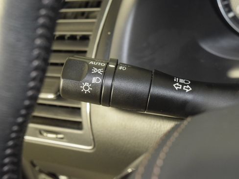 Used 2022 Nissan Armada Platinum w/ Captain's Chairs Package image 16