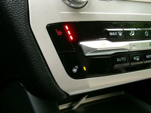 Used 2023 Ford Explorer XLT w/ Equipment Group 202A AWD/4WD image 24