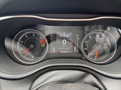 Used 2019 Jeep Cherokee Latitude Plus image 6