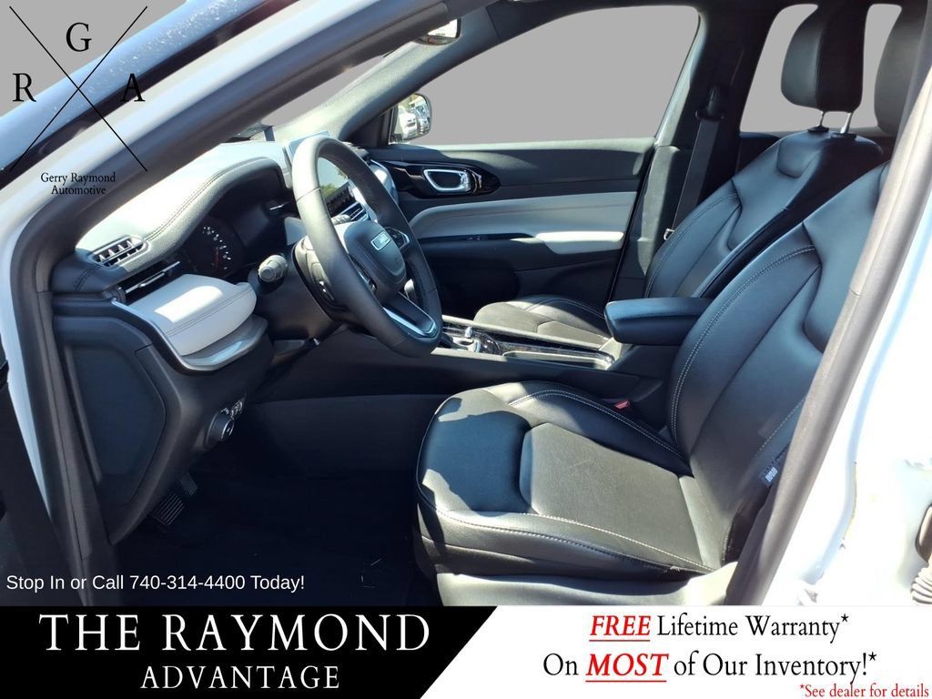 Used 2026 Jeep Compass Limited AWD/4WD image 15