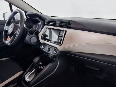 Used 2022 Nissan Versa SV FWD image 23