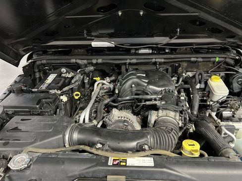Used 2015 Jeep Wrangler Sport w/ Quick Order Package 24S AWD/4WD image 27