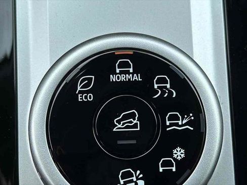 New 2026 Mitsubishi Outlander SE image 26