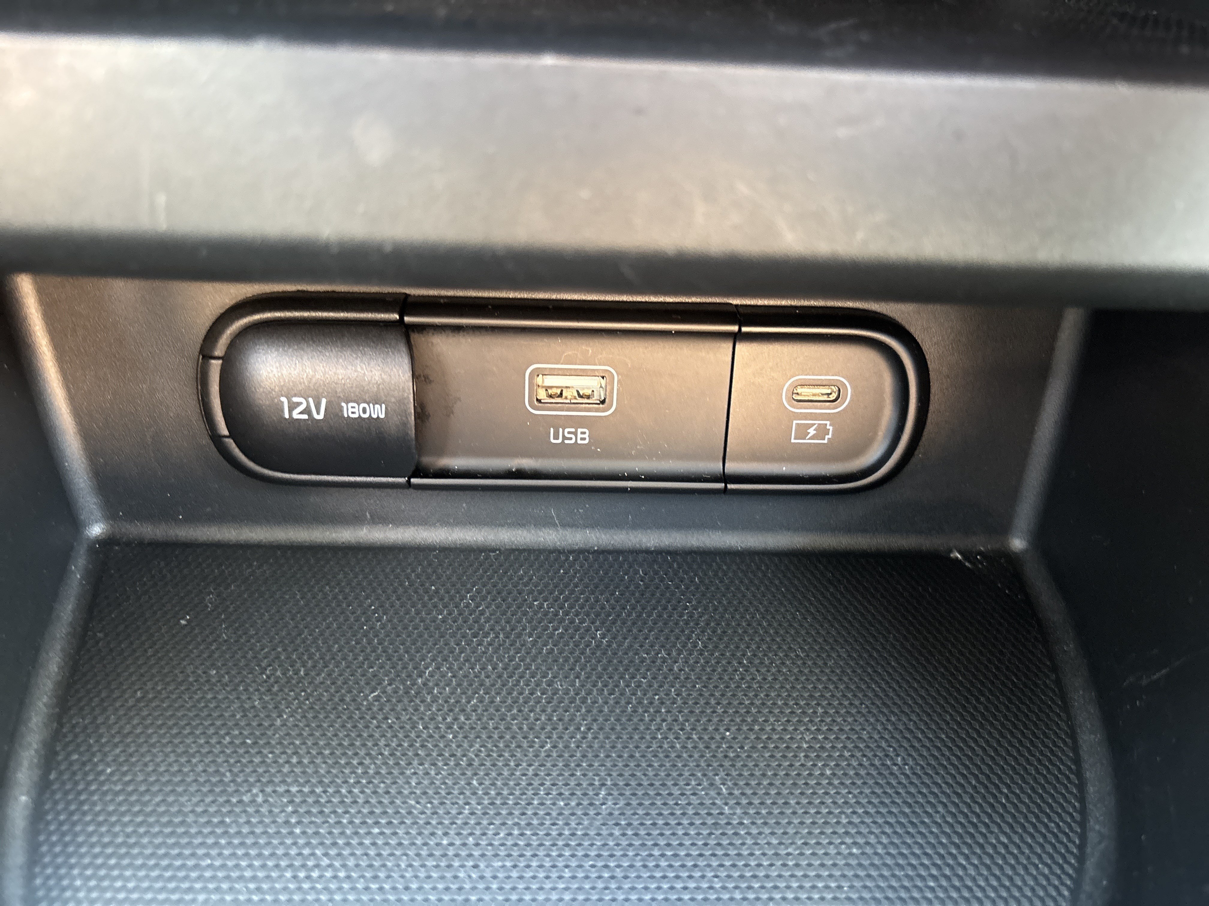 Used 2025 Kia Seltos S AWD/4WD image 16