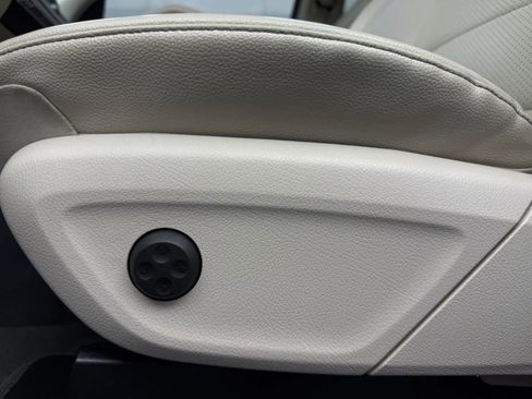 Used 2020 Mercedes-Benz GLE 350 4MATIC image 38