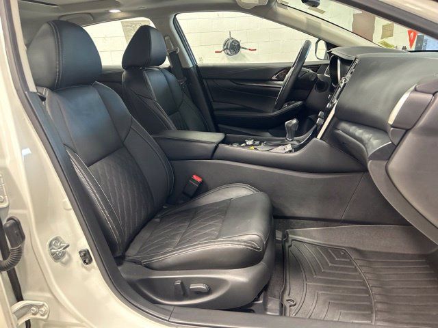 Used 2023 Nissan Maxima Platinum w/ Sport Mat Group FWD image 12
