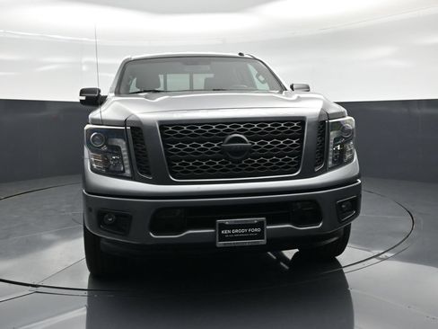 Used 2019 Nissan Titan SV w/ SV Convenience Package RWD image 55