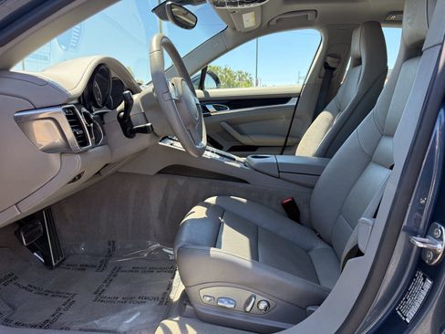 Used 2013 Porsche Panamera RWD image 9