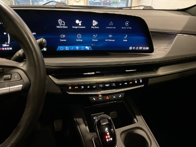 Certified 2025 Cadillac XT4 Premium Luxury w/ Cold Weather Package FWD image 18