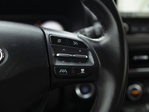 Used 2023 Hyundai Kona Limited image 7