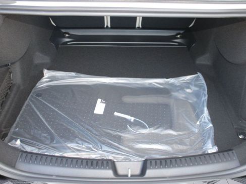New 2026 Mercedes-Benz E 350 4MATIC Sedan image 30