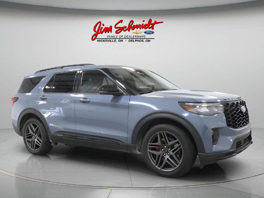 Used 2025 Ford Explorer ST AWD/4WD image 2
