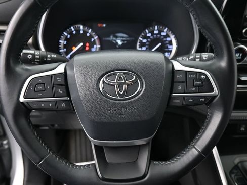 Used 2022 Toyota Highlander XLE image 21