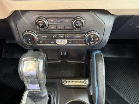 Used 2022 Ford Bronco Wildtrak AWD/4WD image 25