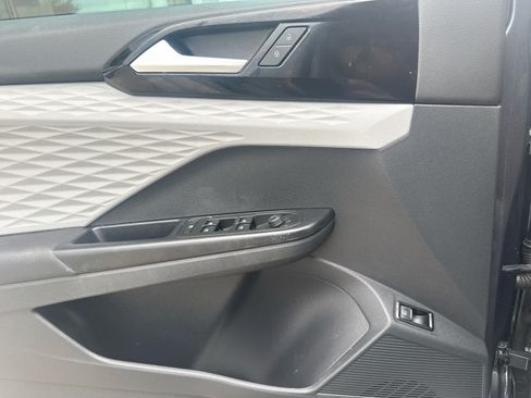 Certified 2023 Volkswagen Taos S FWD image 17
