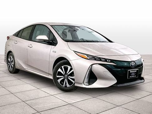 Used 2017 Toyota Prius Prime Plus w/ Carpet Mat Package FWD image 2