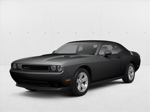 Used 2011 Dodge Challenger RWD image 1